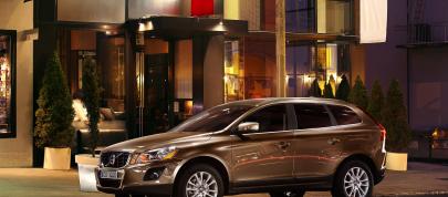 Volvo XC60 (2009) - picture 15 of 29