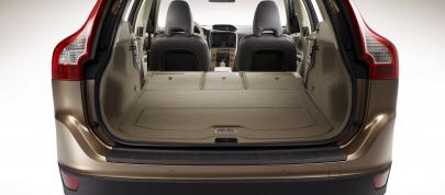 Volvo XC60 (2009) - picture 20 of 29