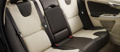 Volvo XC60 (2009) - picture 28 of 29