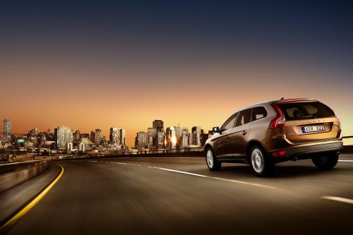 Volvo XC60 (2009) - picture 8 of 29