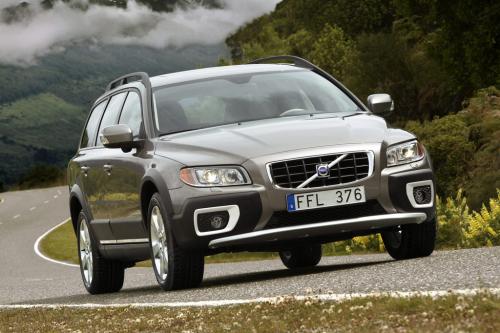 Volvo XC70 (2008) - picture 1 of 8