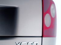 Volvo XC90 (2001) - picture 2 of 3