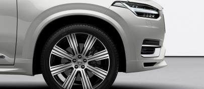 Volvo XC90 R-Design T8 Twin Engine (2020) - picture 7 of 10
