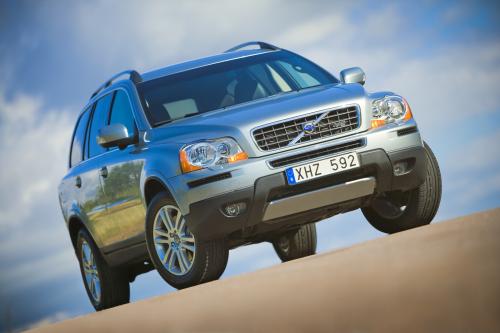 Volvo XC90 (2008) - picture 1 of 4