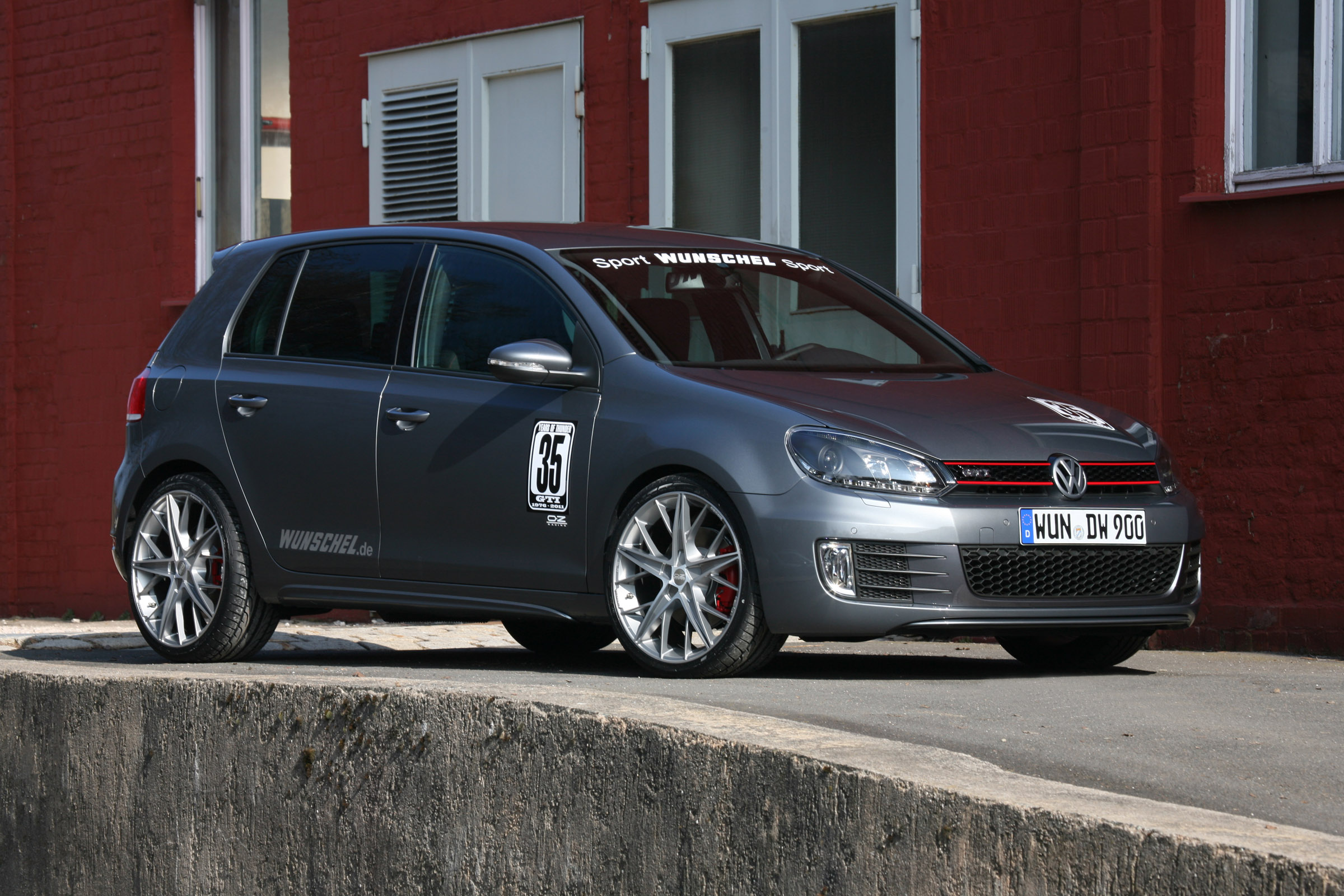 VW Golf 6 GTI by GTI35.com