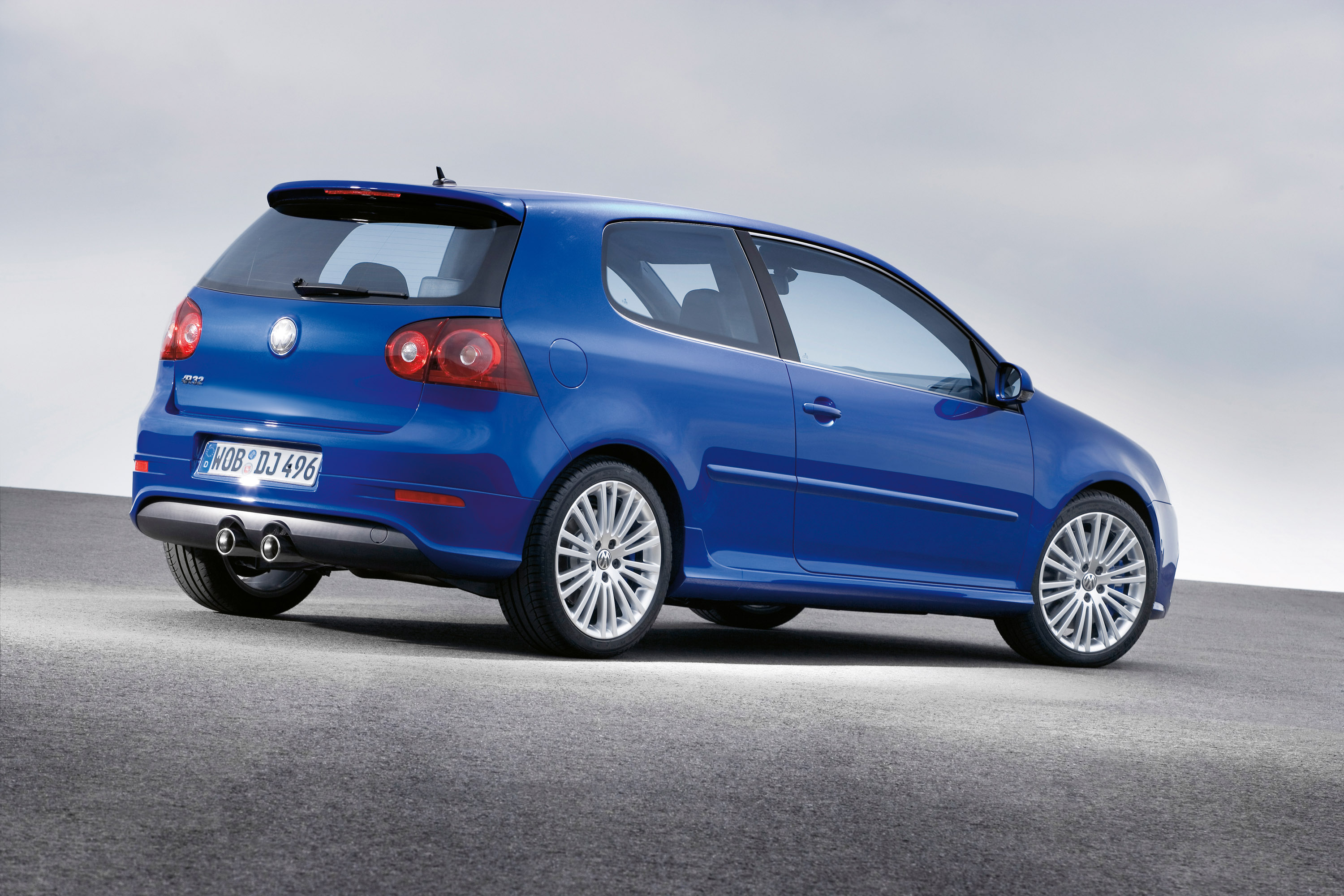 Volkswagen Golf R32