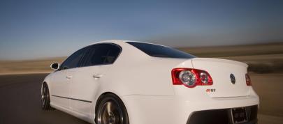 Volkswagen Passat R GT (2005) - picture 4 of 4