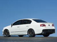 Volkswagen Passat R GT (2005) - picture 2 of 4