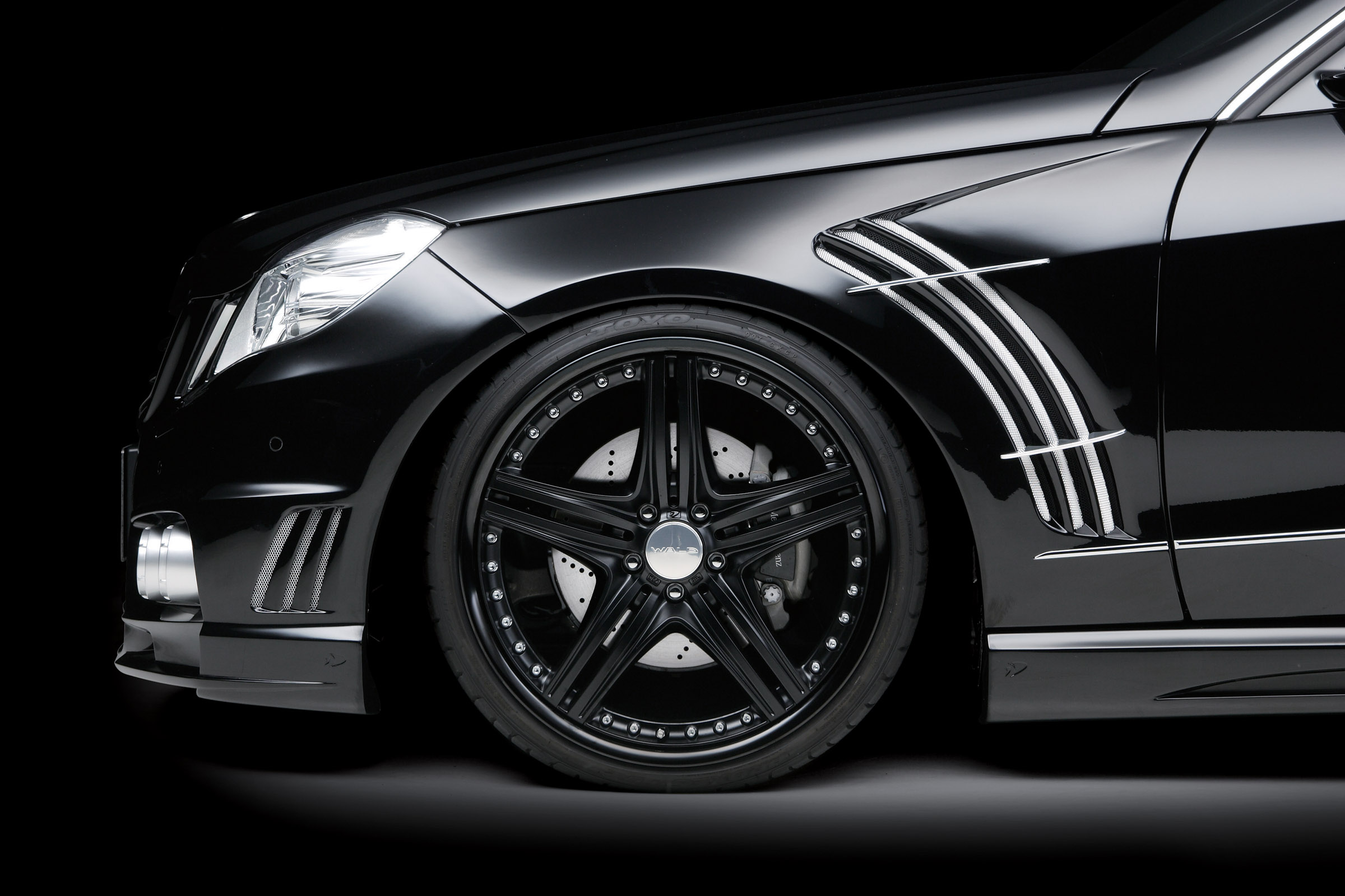 WALD Nercedes-Benz E-Class Sports Line Black Bison Edition