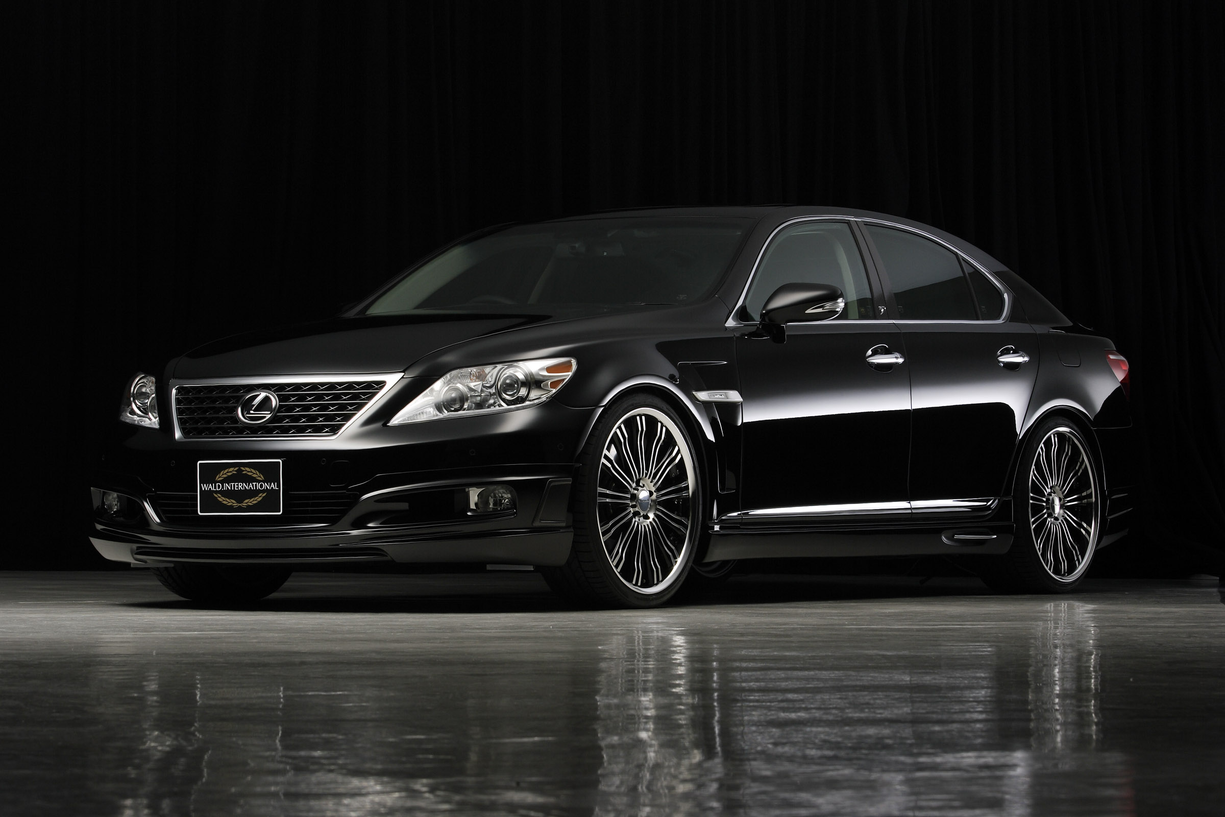 WALD Lexus LS460 Exucutive Line