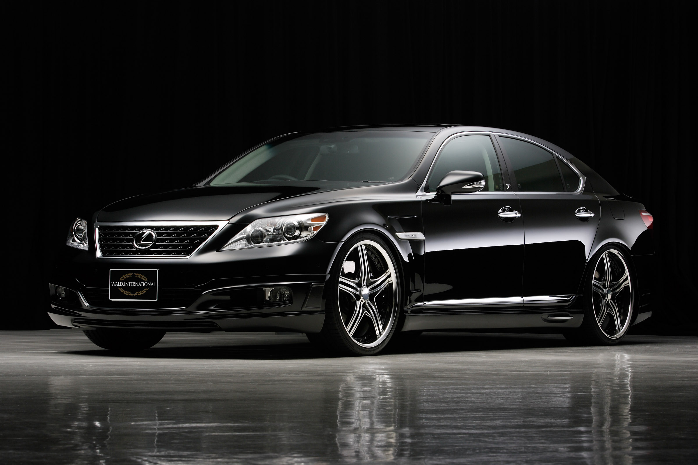 WALD Lexus LS460 Exucutive Line