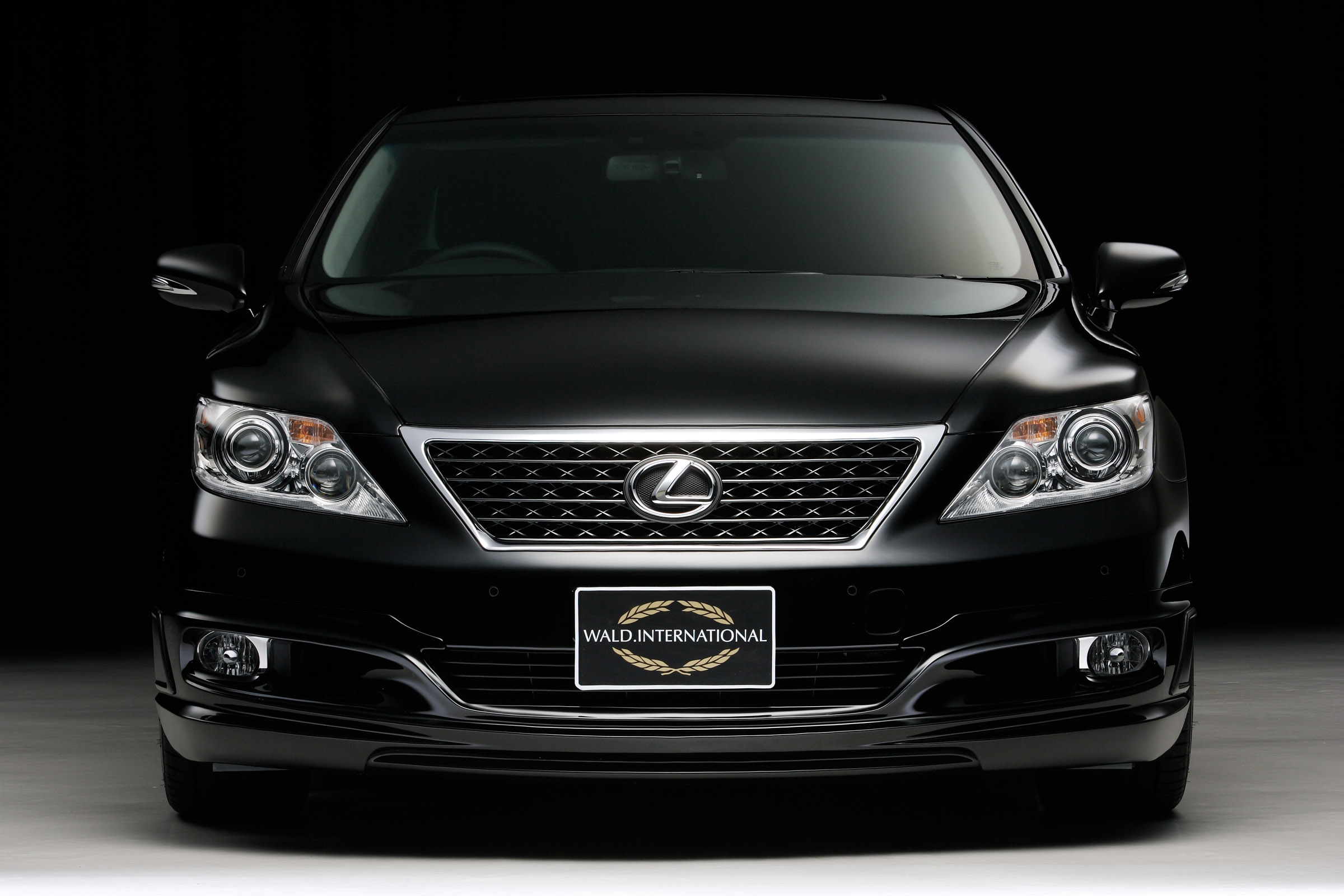 WALD Lexus LS460 Exucutive Line