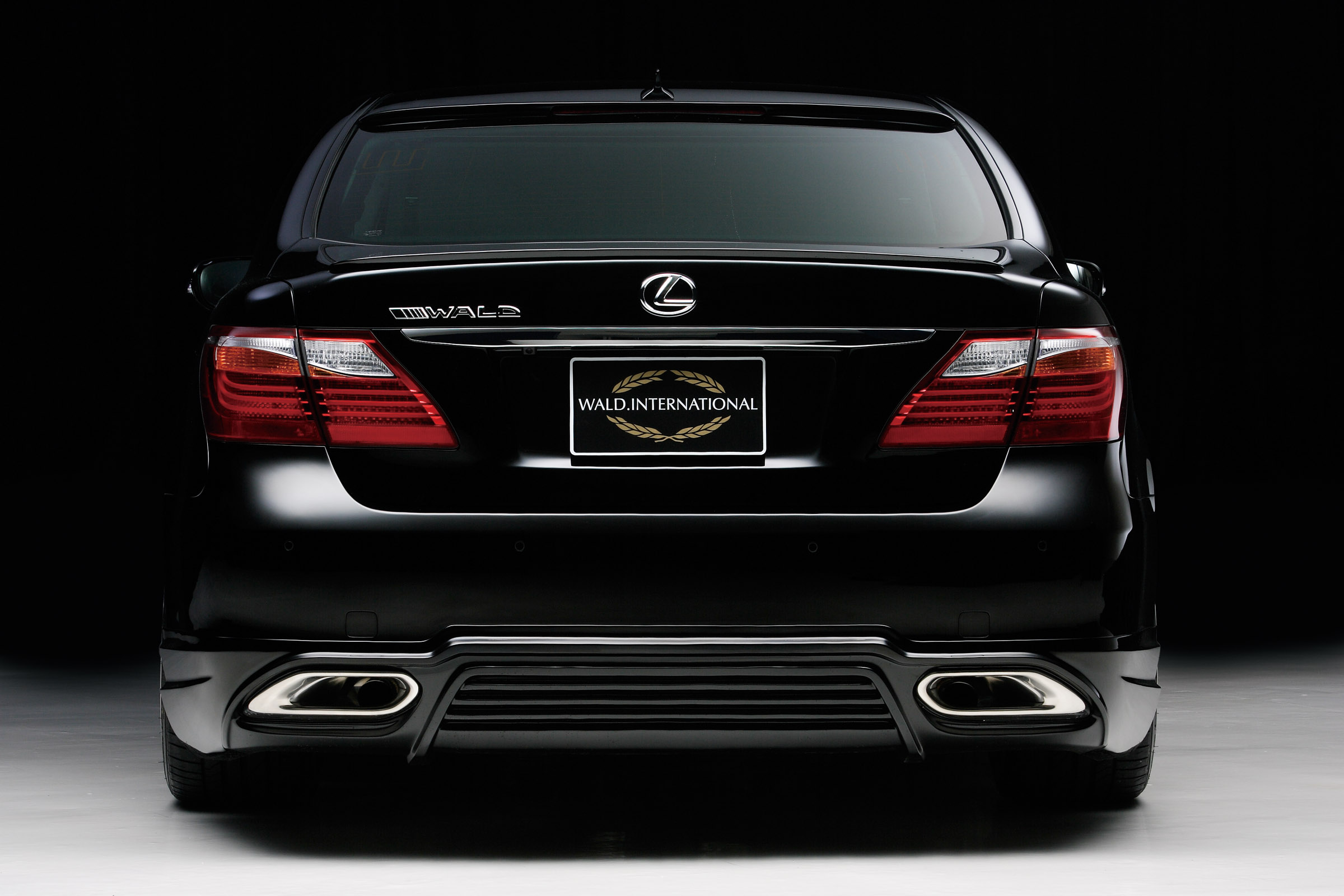 WALD Lexus LS460 Exucutive Line