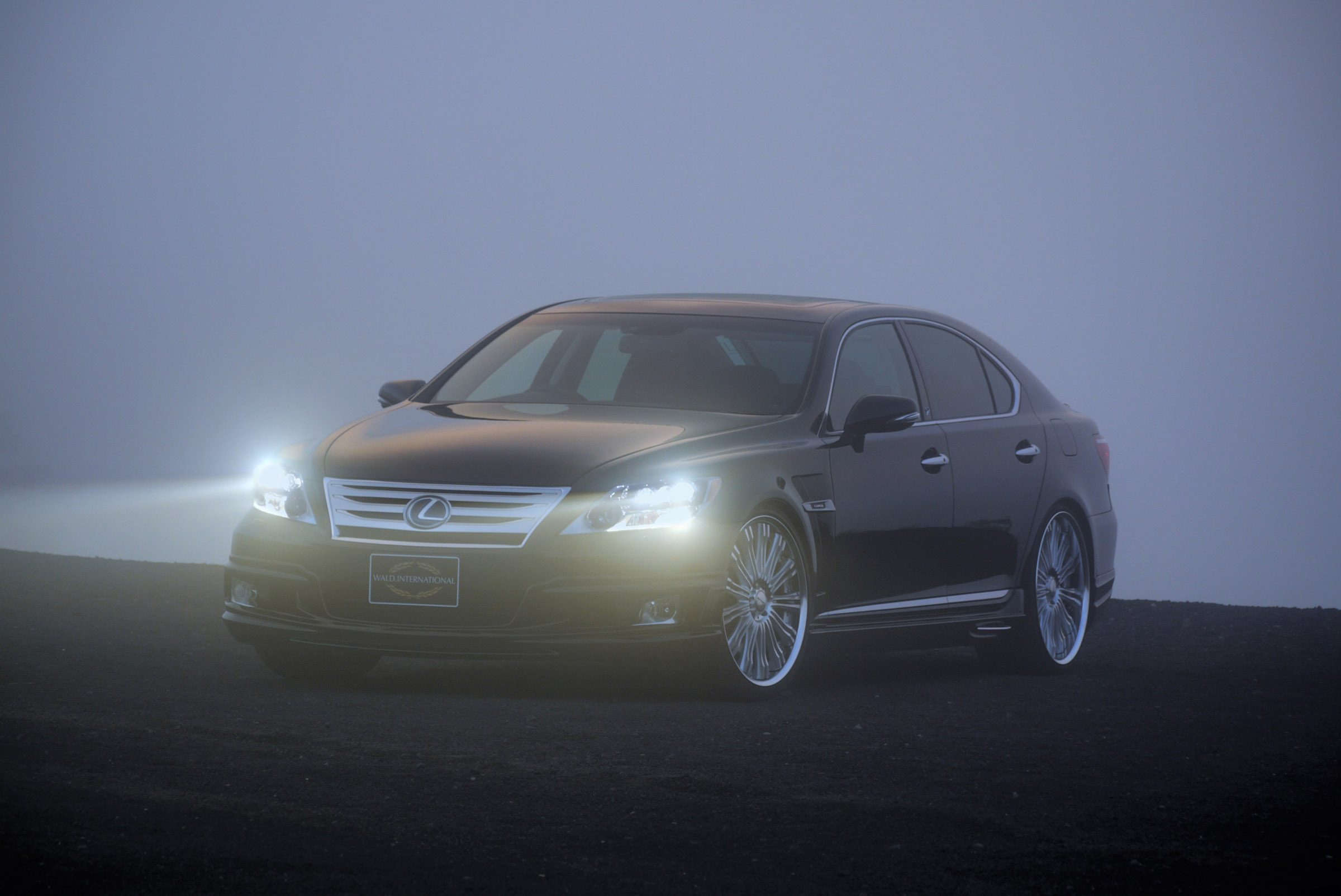 WALD Lexus LS600h Exucutive Line