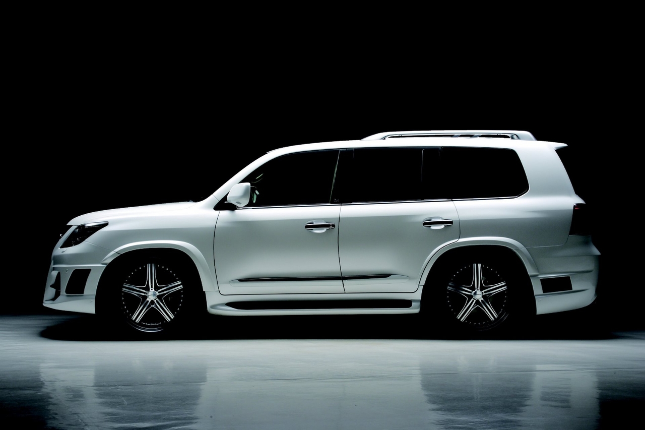 Wald Lexus LX570 Sports Line Black Bison Edition