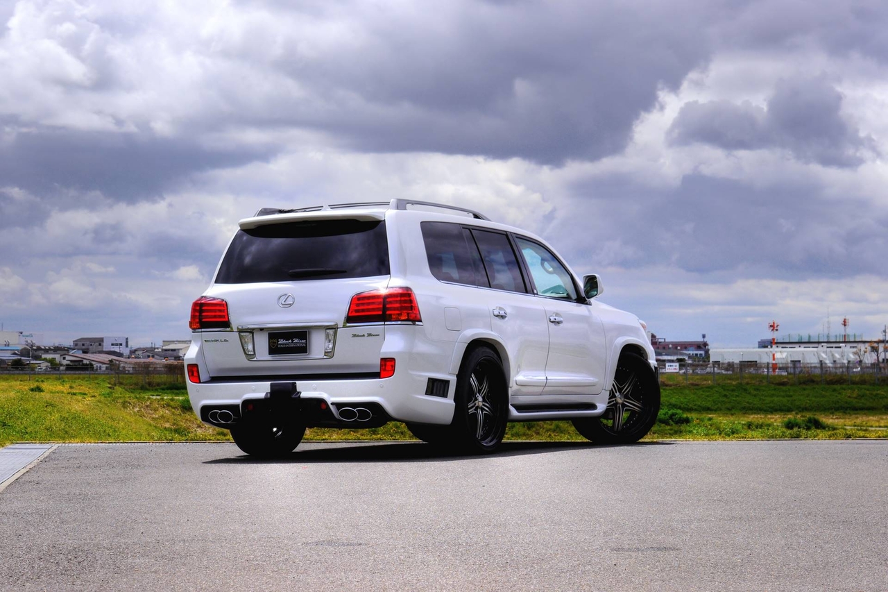 Wald Lexus LX570 Sports Line Black Bison Edition