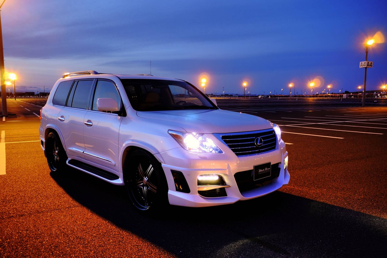 Wald Lexus LX570 Sports Line Black Bison Edition