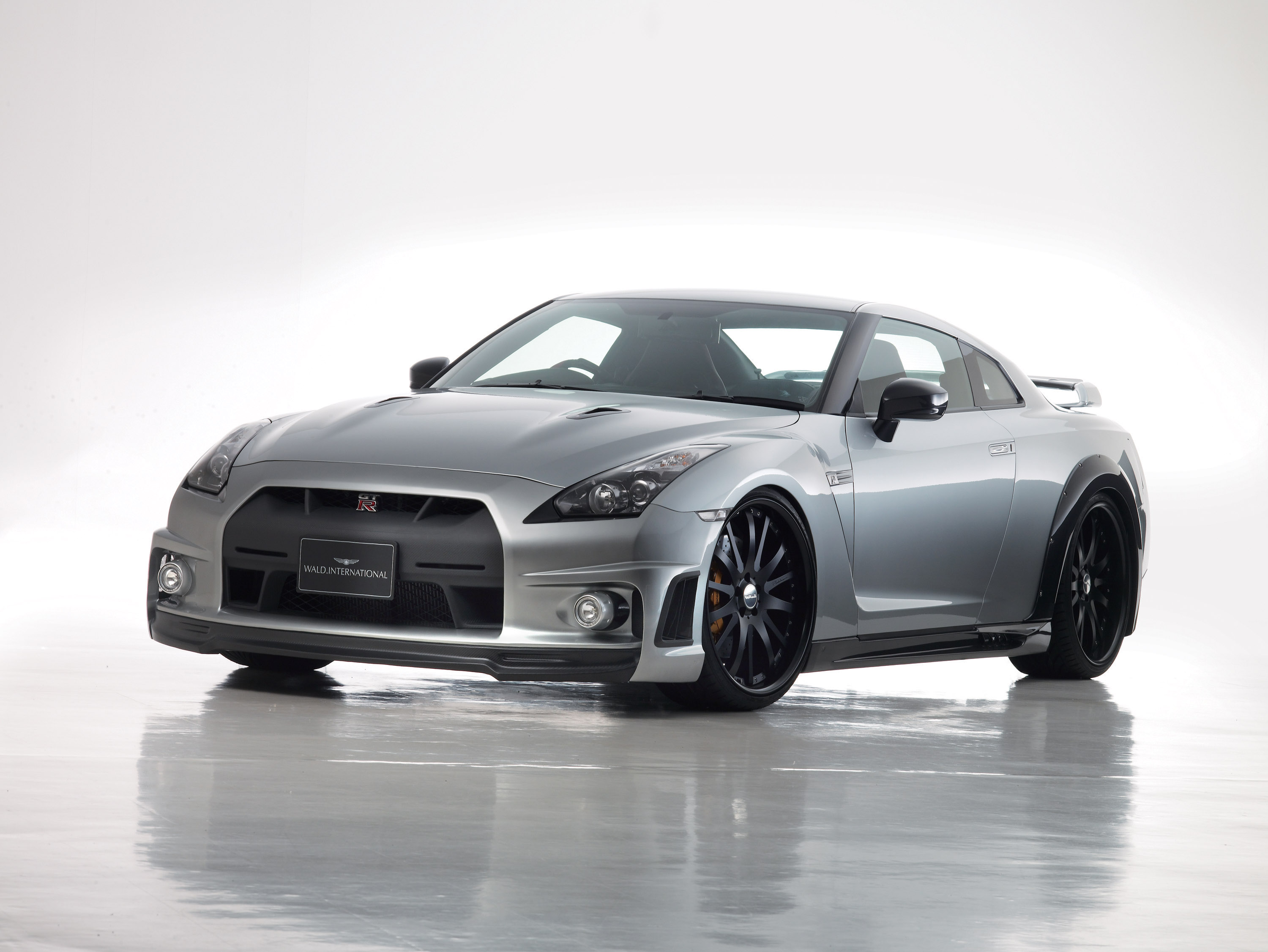 WALD Nissan GT-R Sports Line Black Bison Edition