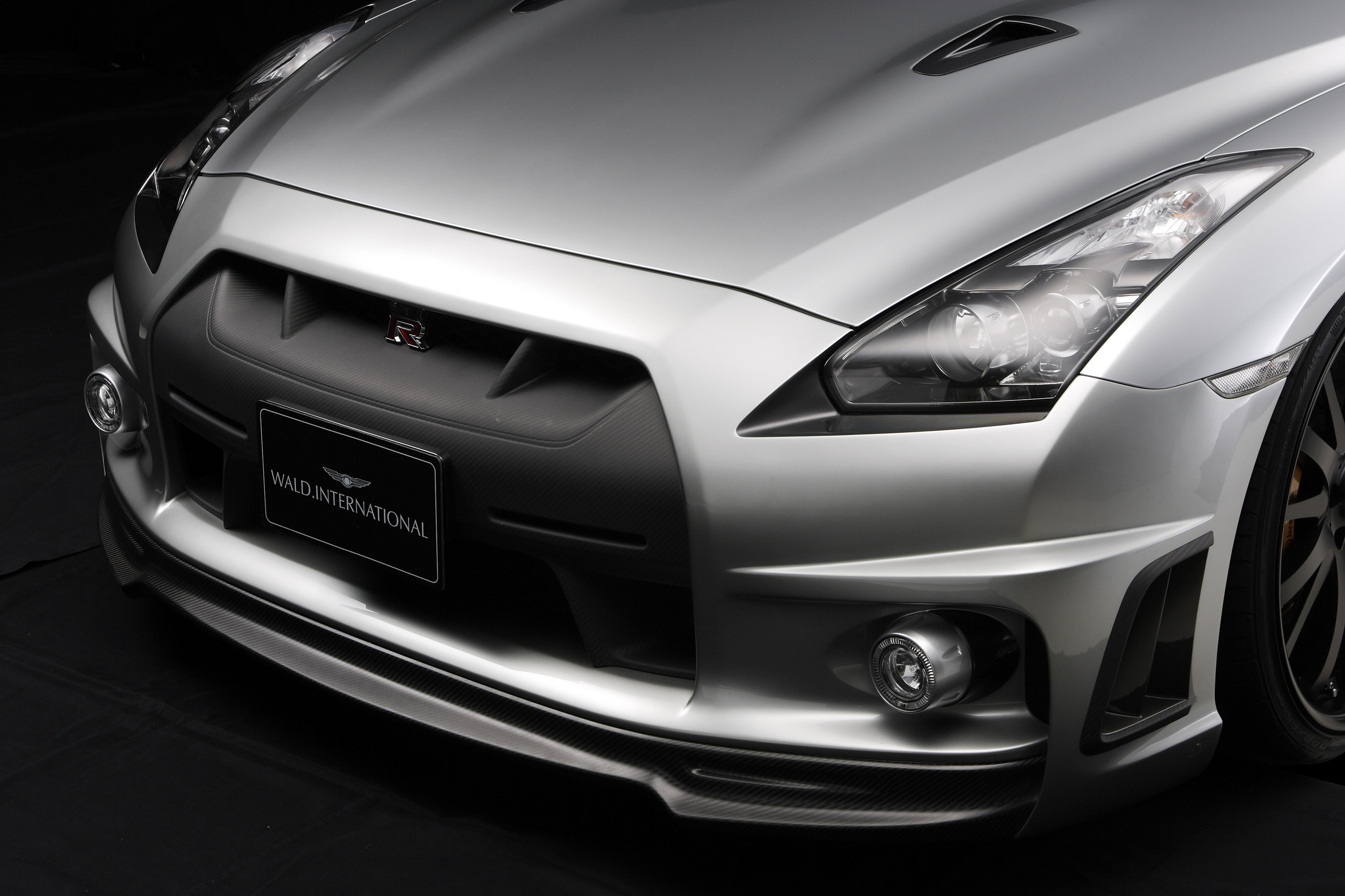 WALD Nissan GT-R Sports Line Black Bison Edition