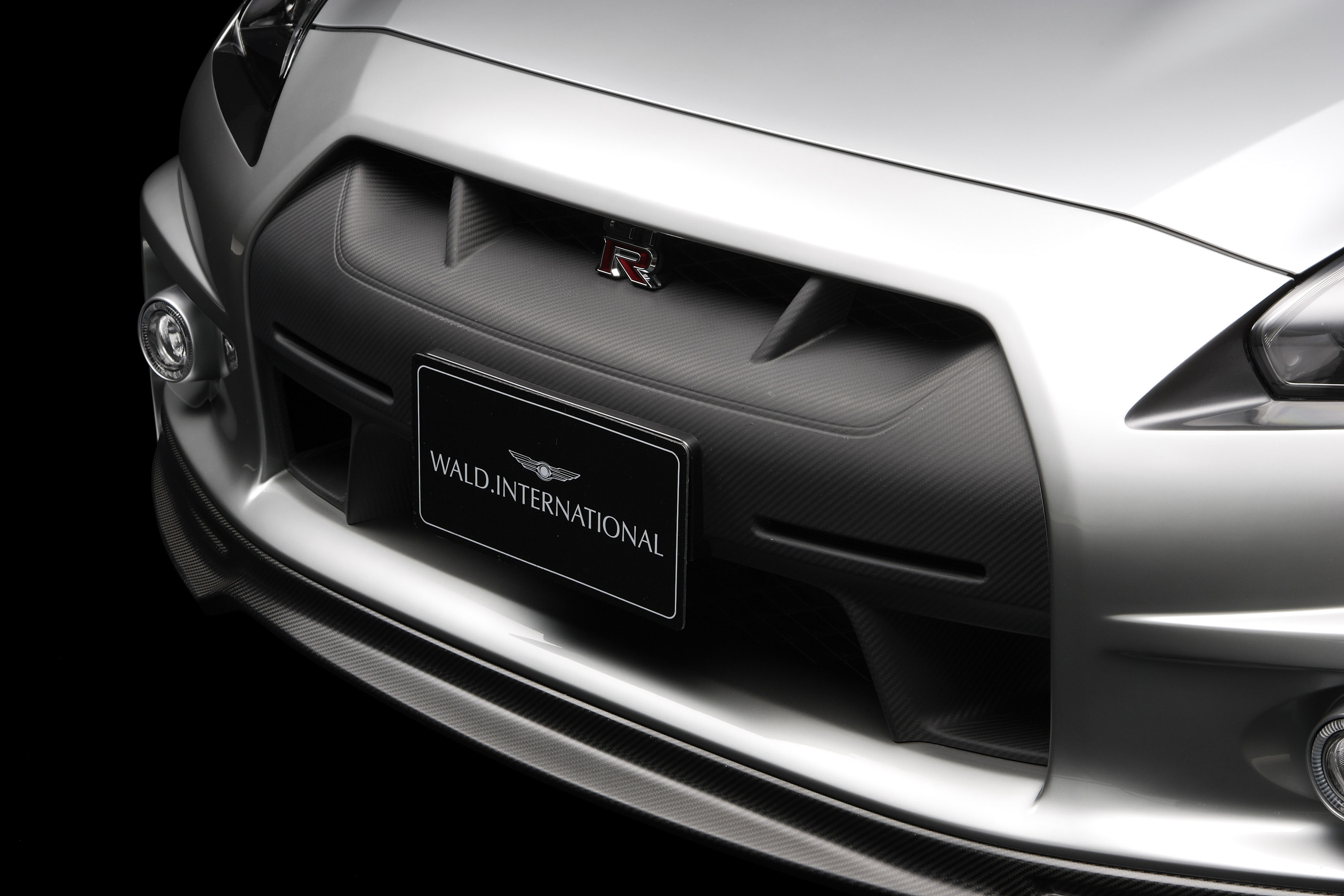 WALD Nissan GT-R Sports Line Black Bison Edition