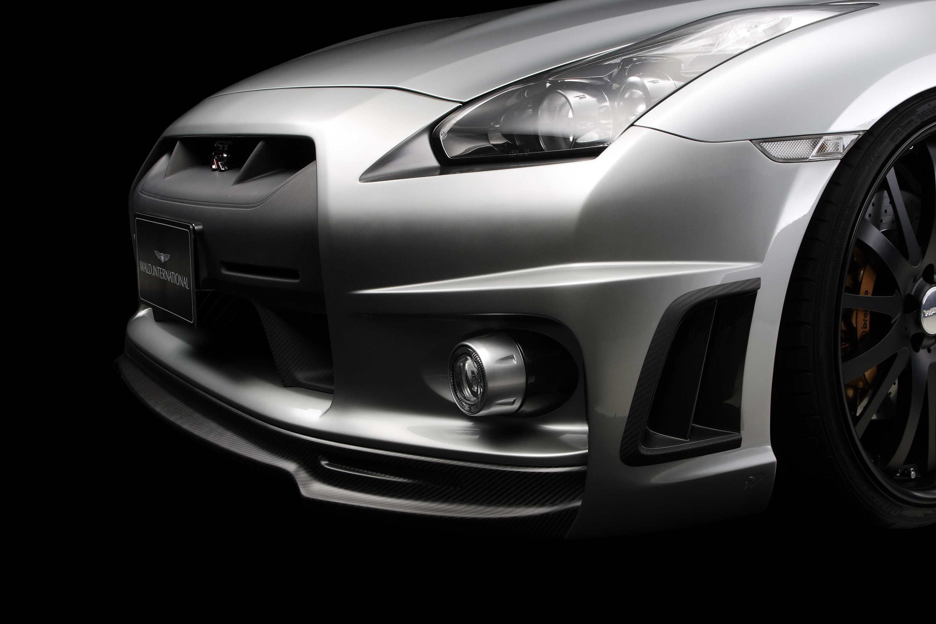 WALD Nissan GT-R Sports Line Black Bison Edition