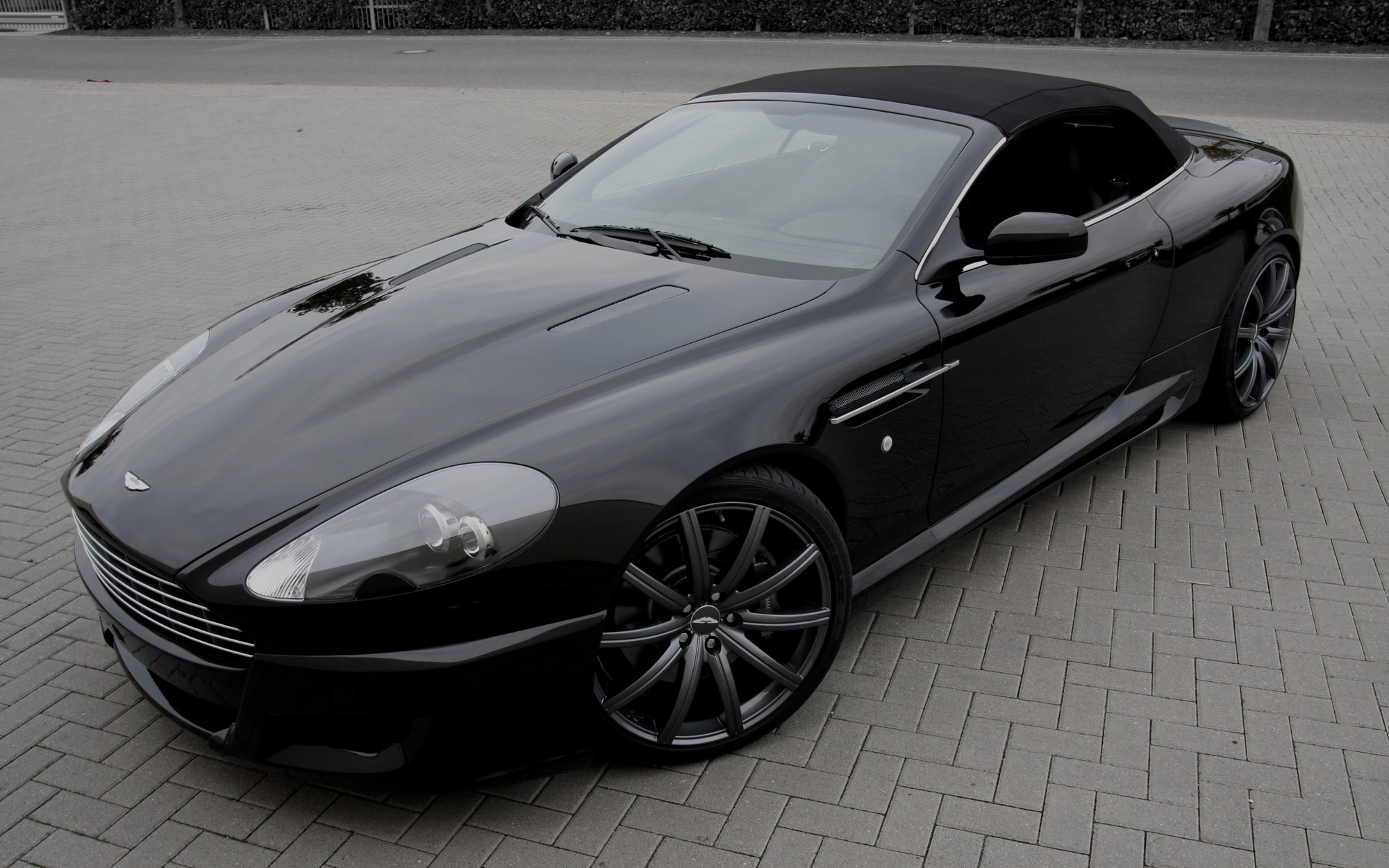 Wheelsandmore Aston Martin DB9 convertible