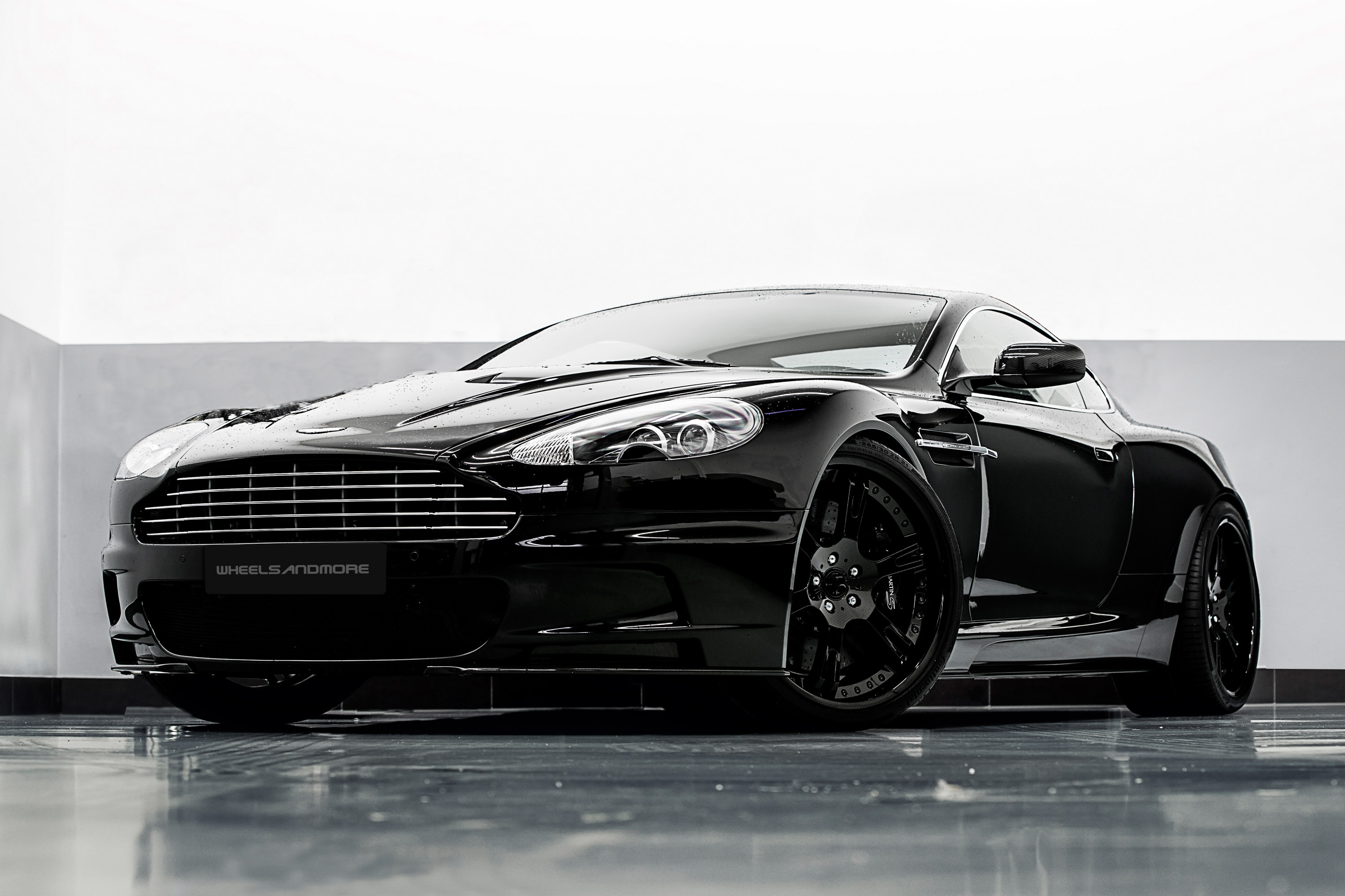 Wheelsandmore Aston Martin DBS