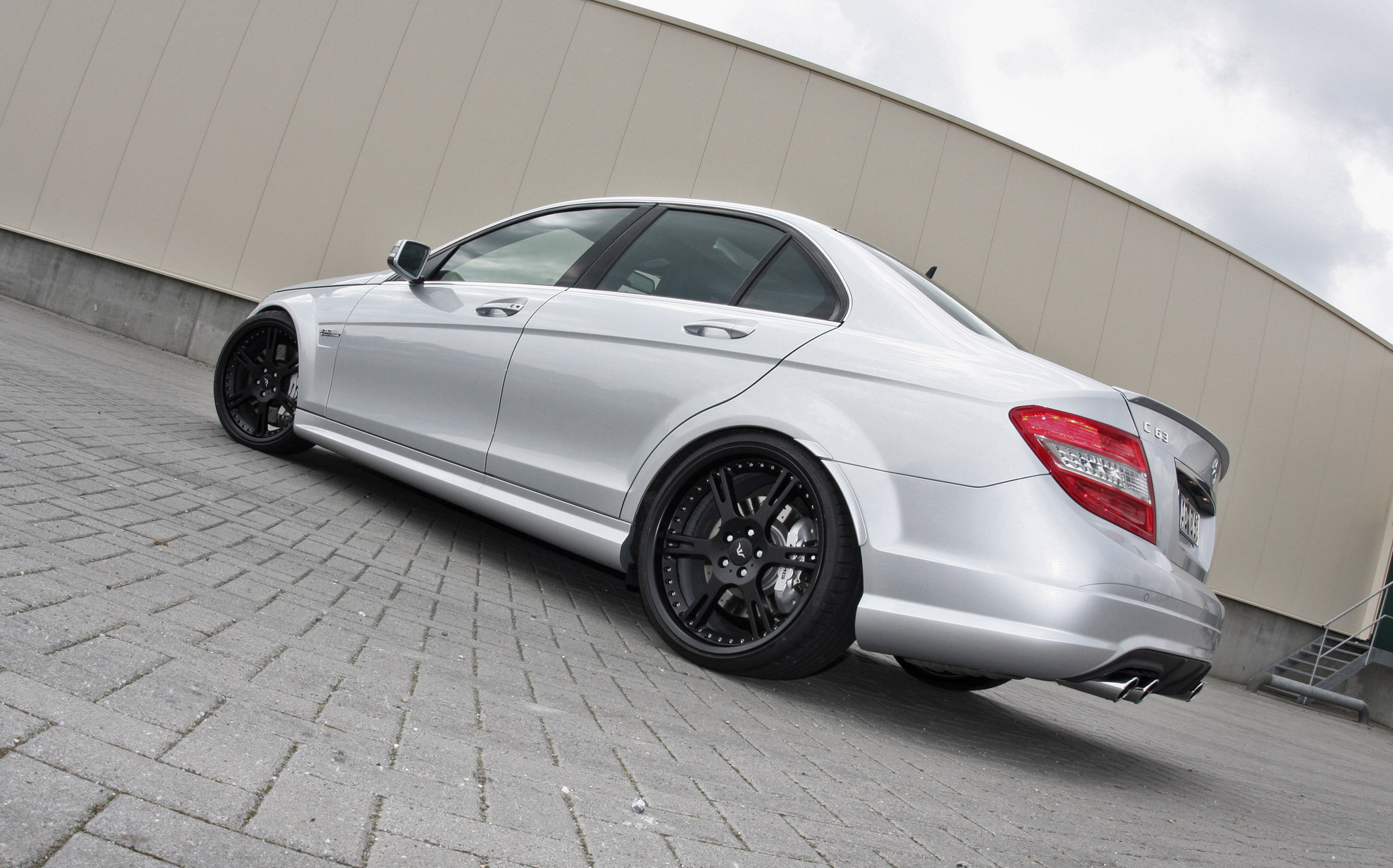 Wheelsandmore Mercedes-Benz C63 AMG