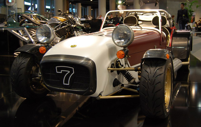 Aznom Caterham Superlight