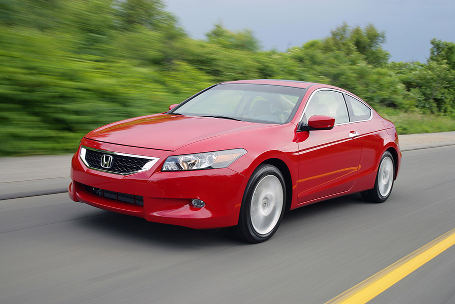 2009 Honda Aaccord EX-L V6 With 6 Speed Manual Transmission - Front Angle