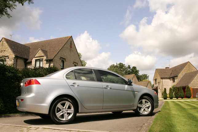 Mitsubishi Lancer 1.5 4-door SE