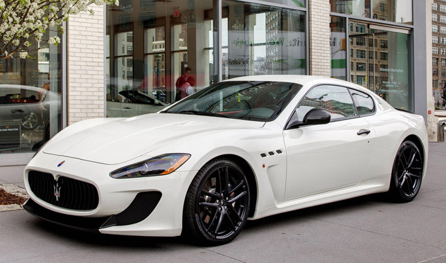 Maserati GranTurismo MC White - Side Angle