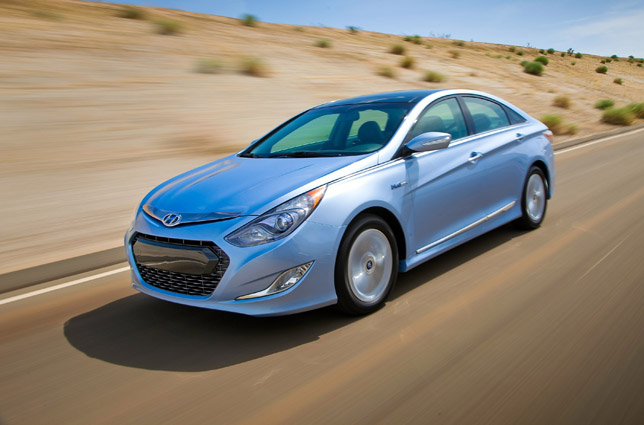 2011 Hyundai Sonata Hybrid - Front Angle