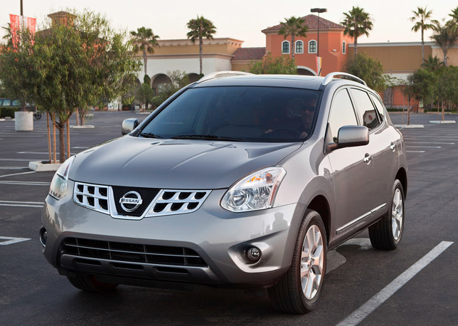 2011 Nissan Rogue - Front Angle