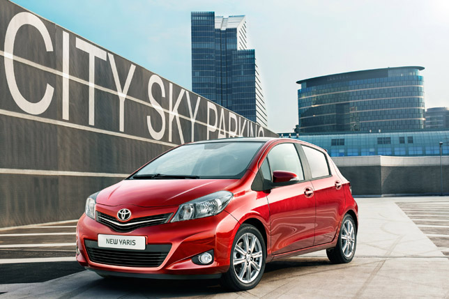 2012 Toyota Yaris - Front Angle