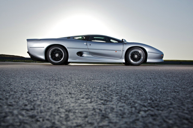 Jaguar XJ220 (1993)