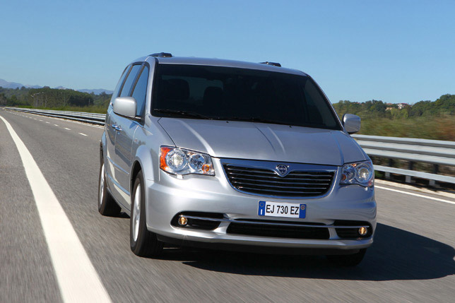 Lancia Voyager (2012)