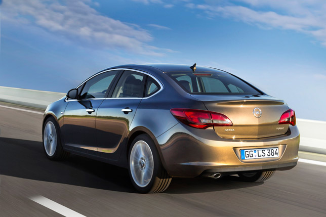 2013 Opel Astra Sedan