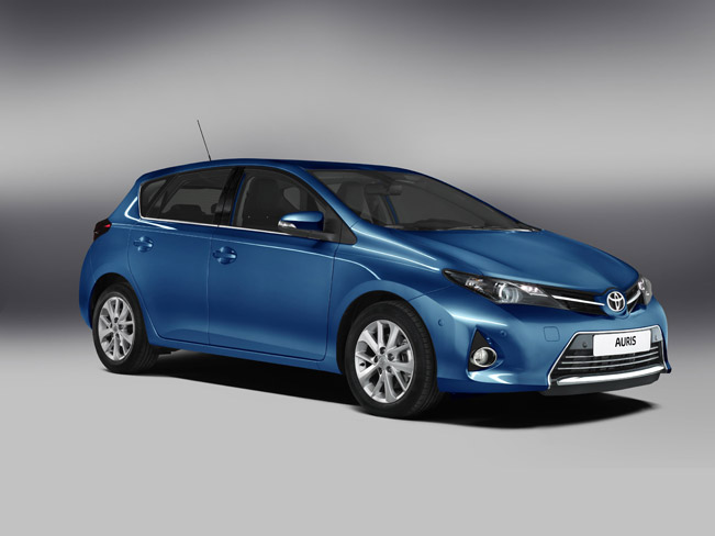 2013 Toyota Auris Hybrid to debut in Paris