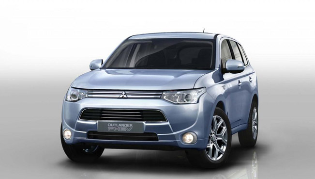 2013 Mitsubishi Outlander PHEV - Front Angle