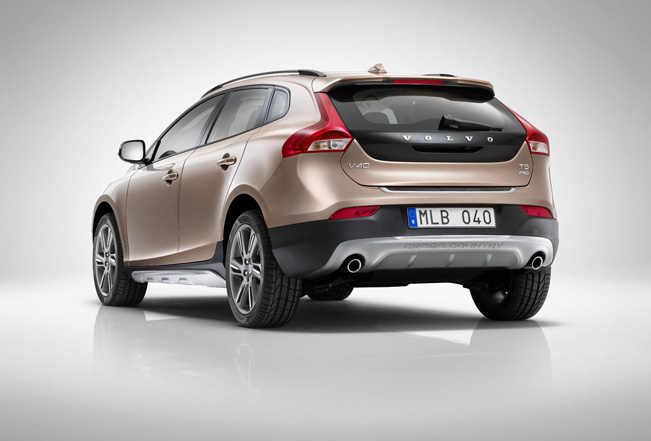 Volvo V40 R-Design and V40 Cross Country