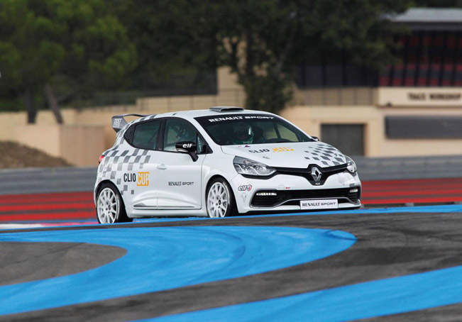 2014 Renault Clio Cup - Front Angle
