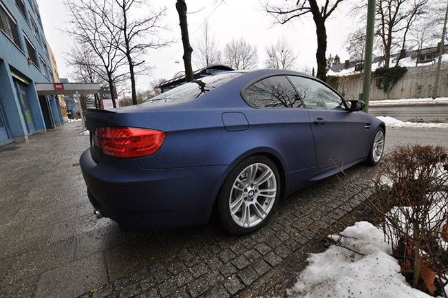 BMW E92 M3 Saphir Matt - Rear Angle