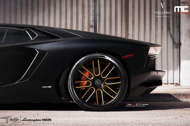 Lamborghini Aventador - Autos y motos