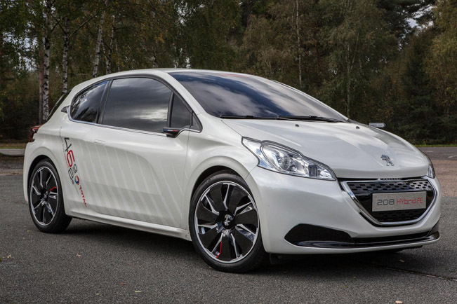 Peugeot 208 HYbrid FE Concept - Front Angle