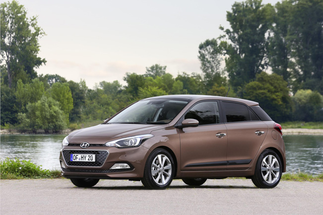 2015-Hyundai-i20_651