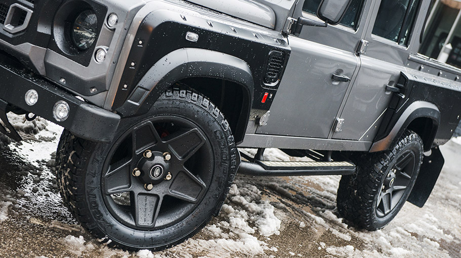 Kahn Land Rover Defender XS 06