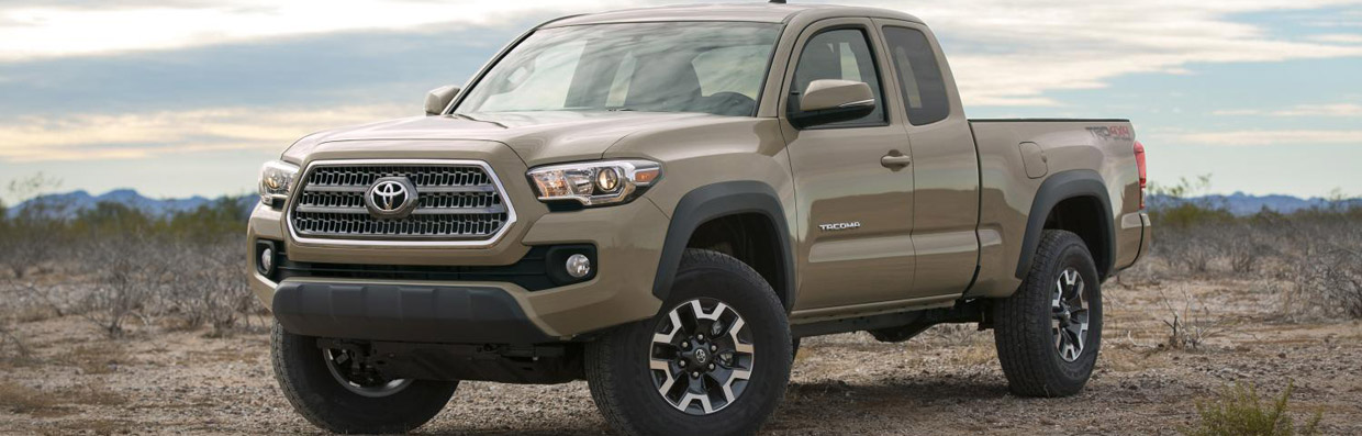 2016 Toyota Tacoma TRD Off-Road Access Cab Front and Side View