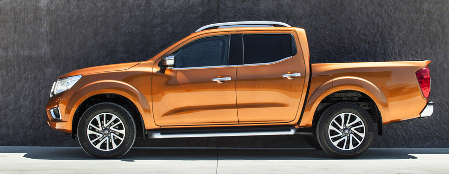  2016 Nissan NP300 Navara Side View