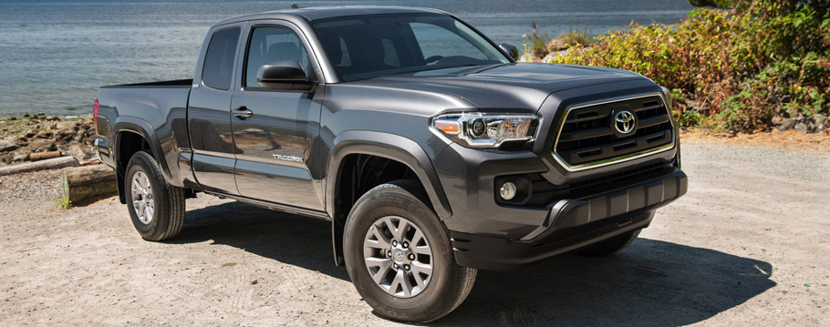 2016 Toyota Tacoma Side View
